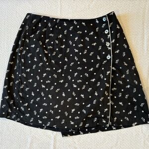 Liz Claiborne (Lizgolf) Black and White Patterned Skort